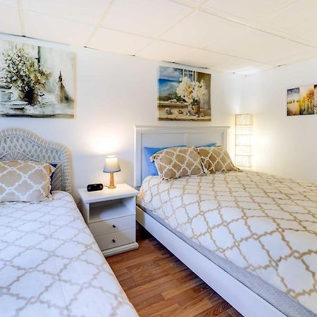 1 Ocean Fun Emerald Isle Apt, Steps To Beaches! Bagian luar foto